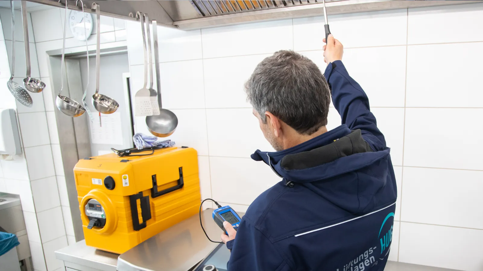 Brandschutztechnische Reinigung von Küchenabluftanlagen