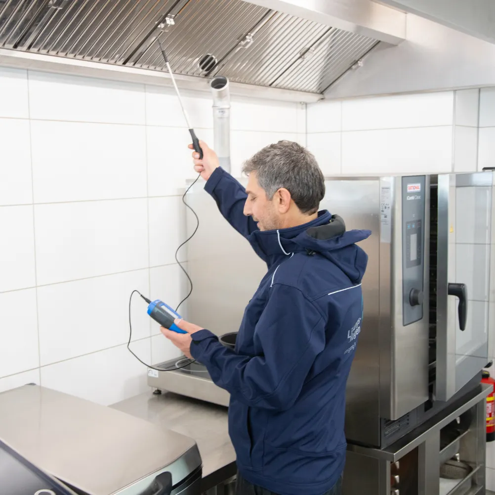 Über HUG - Ihr Spezialist für die brandschutztechnische Reinigung von Küchenabluftanlagen